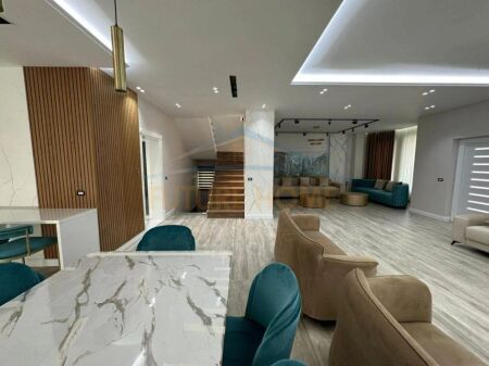 Rent, 2-storey Villa + Pool + Kalçeto, Paskuqan