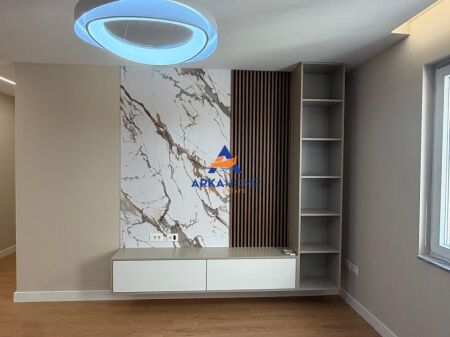 SHITET APARTAMENT 2+1 "TEK BULEVARDI I RI" 190.000 EURO