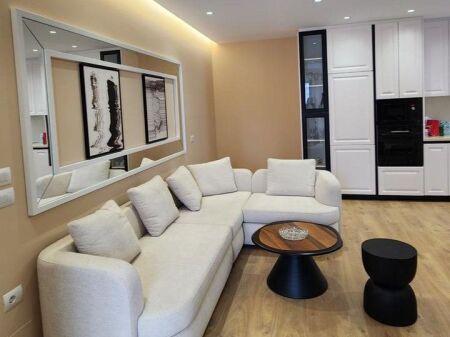 Shitet Apartament 2+1+2 – Rruga e Durrësit