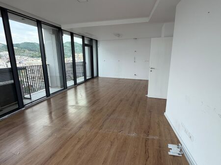 Ufficio in affitto, 4 ambienti di lavoro e 2 bagni in affitto vuoti, LakeView Residence