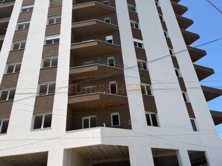 Shitet,Apartament 2+1+2, Paskuqan