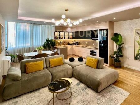 Apartament 2+1+2 ne shitje tek Komuna e Parisit