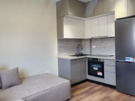 SHITET APARTAMENT 1+1 – Mine Peza, pranë Qendrës së Tiranës