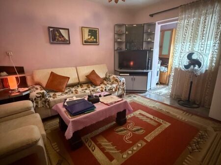 Shitet apartament 1+1 tek Myslym Shyri