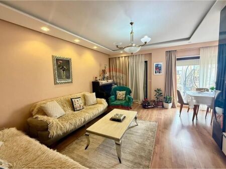 Shitet apartament 3+1+2 Kopshti Botanik