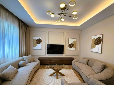 Apartament 3+1+2 Me Qira në Sheshi Avni Rustemi, Tiranë