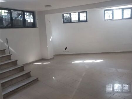 NEGOZIO IN AFFITTO 64 M2 ALI DEM 70.000 LEKE FH-72520