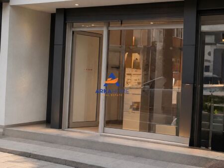 VENDESI COMMERCIALE IN VENDITA 66M2 "TE KOMUNA E PARISIT" 170.000 EURO