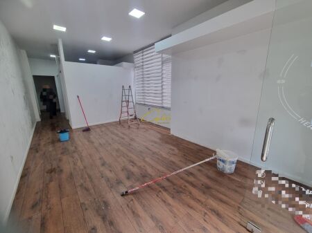 LOCALE COMMERCIALE IN AFFITTO 50 M2 MYSLYM SHYRI 60.000 LEKE