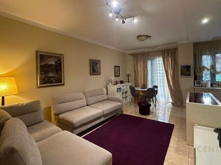 Apartament me qira 2+1+2 tek Liqeni i Thate