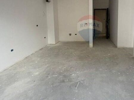 Apartament 2+1 prane Kryegjyshates rr.Ali Demi ID: 530181090-89