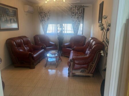 For rent Apartment 1+1, Kongresi Manastirit street near Hospital 5 opposite Pediatrics 400 thousand lek