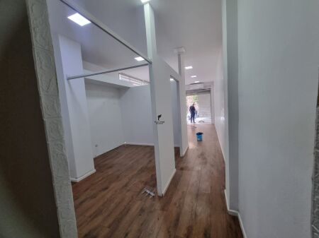 NEGOZIO IN AFFITTO 50 M2 MYSLYM SHYRI 60.000 LEKE FH-72531