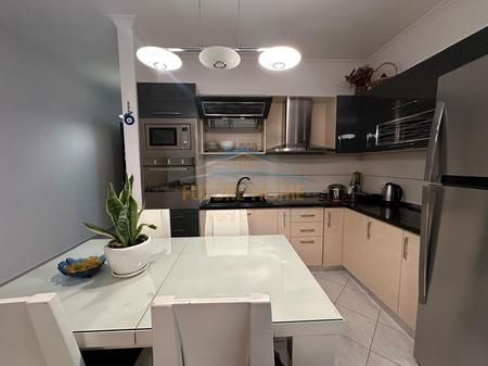 Shitet,Apartament 2+1,Ne Fresk, Tirane