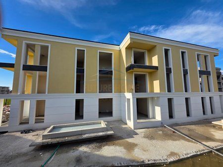 Disponojmë apartament 1+1 për shitje në zonën e Saukut