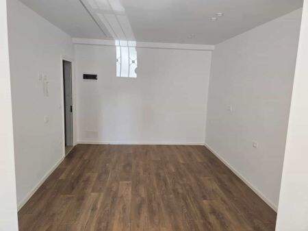 Monolocali in Vendita in Via 4 Deshmoret (ID BSHG38) Tirana