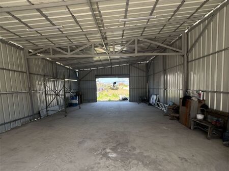 MAGAZZINO IN AFFITTO 240 M2 RINAS 90.000 LEKE  FH-72672