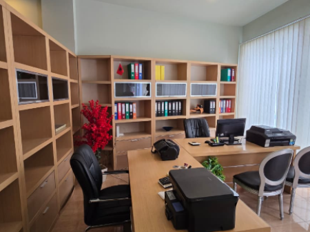 LOCALE COMMERCIALE IN AFFITTO – Ambasador 2