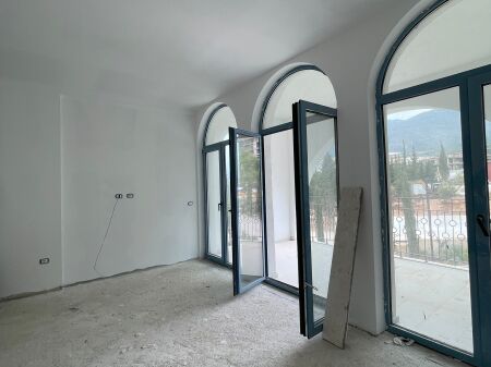 Shitet apartament 2+1+2 ne Santorini Residence 1