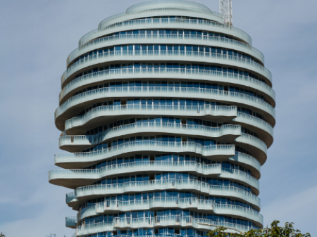 SHITET APARTAMENT 1+1 – Tirana’s Rock, Sheshi Skënderbej