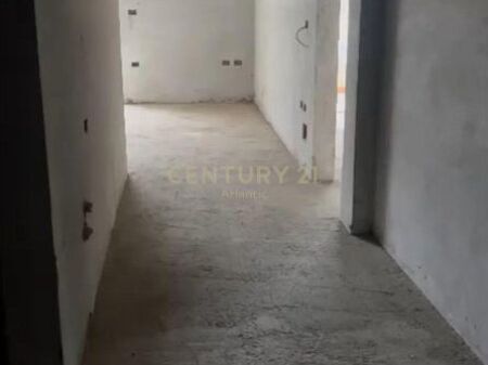 1+1 apartment for sale in the Plazh Iliria area, Durres.