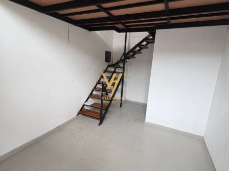 VENDESI DUPLEX 32 M2 IN AFFITTO PRESSO IL COMUNE DI PARIGI 400 EURO