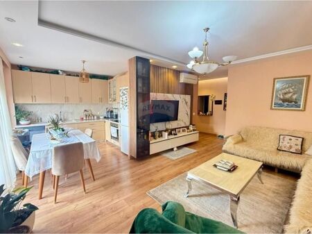 Shitet apartament 3+1+2 Kopshti Botanik