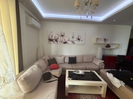 2+1,arredato al lago secco,700 euro