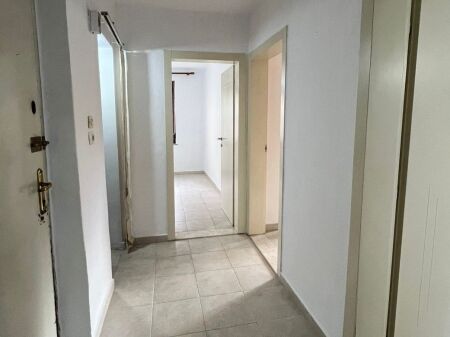  Ufficio in Affitto – 21 Dhjetori 
