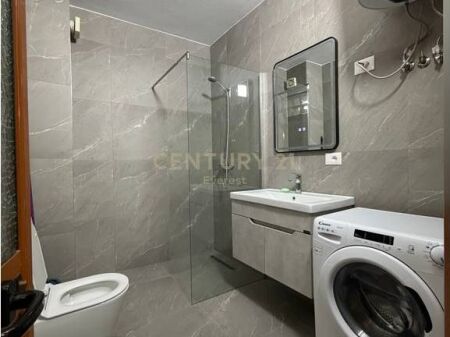 ISH PARKU, JAPIM APARTAMENT 2+1 PER QERA!