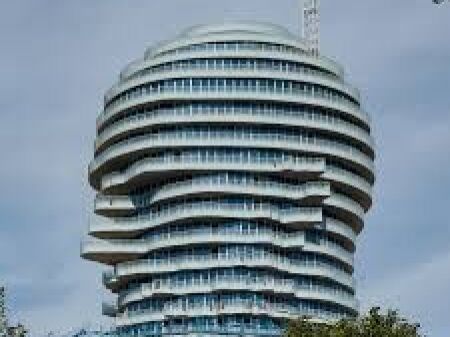  Shitet Apartament 1+1 – Tirana’s Rock, Sheshi Skënderbej