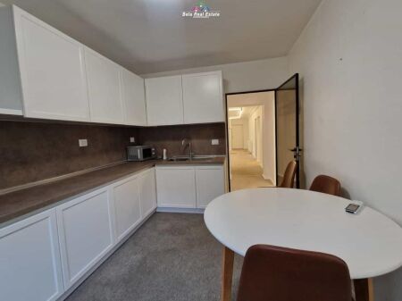 Ufficio In Affitto 4+1 In Via Durazzo ( ID BZ2943) Tirana