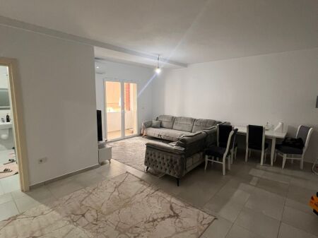  Apartament me Qira 2+1 + Parkim | Te Fusha Ali Demit