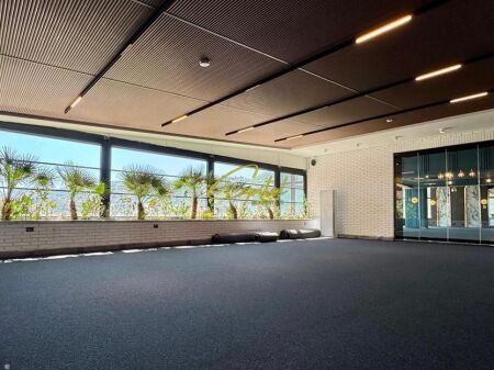 BUSINESS PREMISES FOR RENT 1000 M2 GOLDEN PARK 3 COMPLEX 10,000 EURO