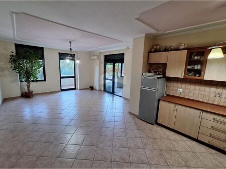 Apartament-Per Qera-Ish Ekspozita,Tirane