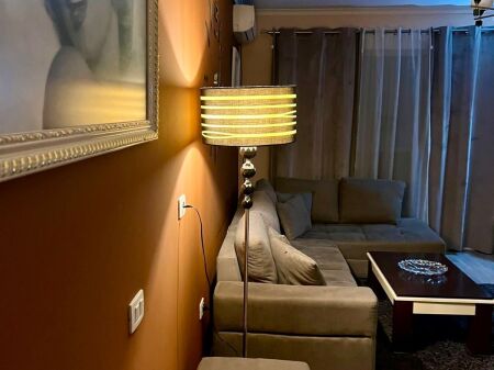  Appartamento in affitto 1+1   Indirizzo: Komplet Magneti, vicino a 21 Dhjetori Prezzo: 50.000 lek/mese
