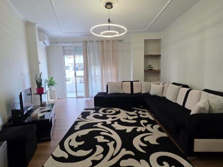 SHITET APARTAMENT 2+1+DEPO NE ASTIR, PRANE BOHEM
