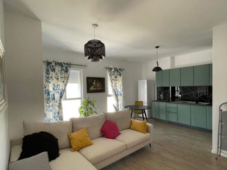  Jepet me Qera Apartament 2+1  Univers City Çmimi: 500€ / muaj