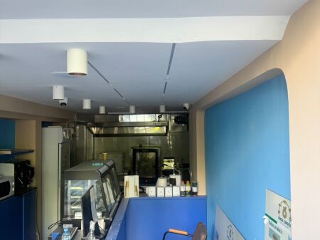 LOCALE IN AFFITTO 60 M2 CENTRO 180.000 LEKE FH-72888
