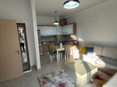Qera, Apartament 2+1+2+post parkimi Komuna E parisit