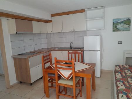 APARTAMENT 1+1. 28000 LEKE.RRUGA 5 MAJI