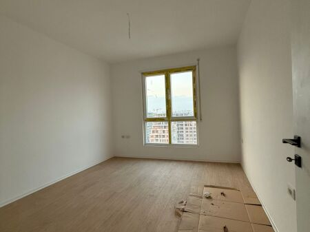 Shitet Apartament 1+1
