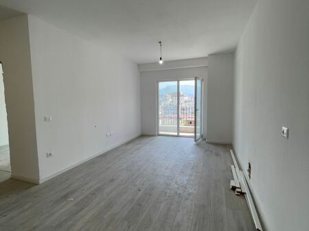 KOMPLEKSI AURA - SHITET APARTAMENT 2+1 me ballkon!
