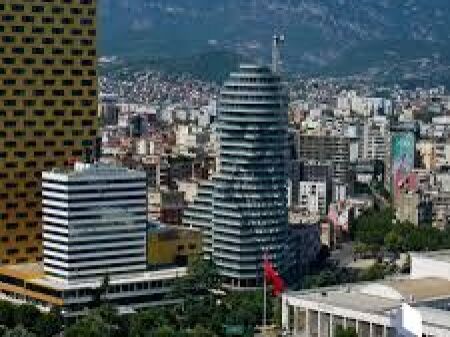  Shitet Apartament 1+1 – Tirana’s Rock, Sheshi Skënderbej