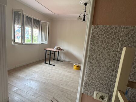  Shitet Apartament 1+1 – Irfan Tomini, Vasil Shanto