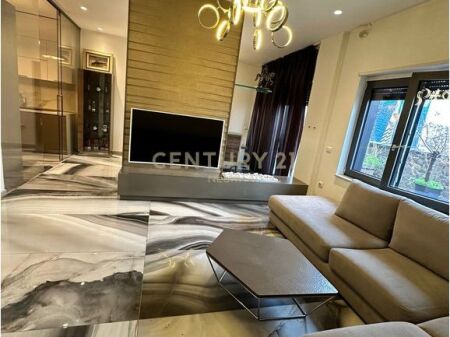 Luxury 1+1 apartment for rent at Ring Center – Tirana