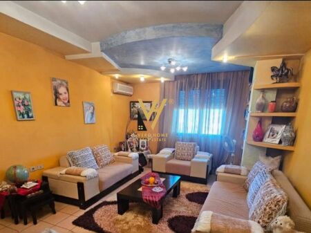 JEPET APARTAMENT 2+1 ME QIRA TE RR.KATER DESHMORET 55.000 LEKE