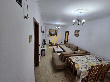 JEPET APARTAMENT 2+1+BLK ME QIRA TEK PALLATI ME SHIGJETA 550 EURO
