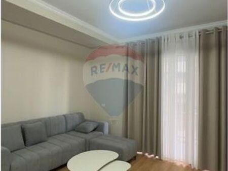 Apartament 2+1 per qira 5 maji