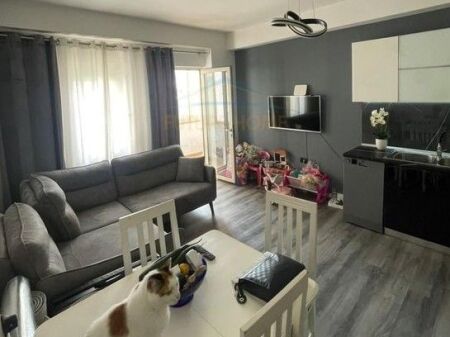 Shitet, Apartament 1+1, Materniteti Ri,Ali Demi​